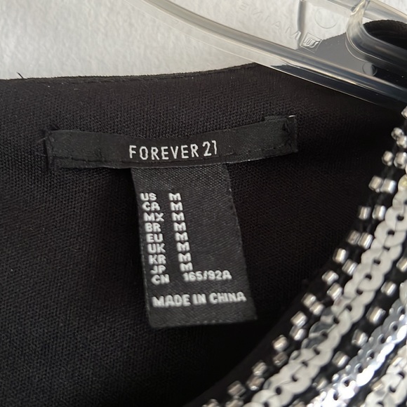 Forever 21 Black Sequined and Beaded Crop Top Size Medium NWOT - Picture 6 of 6